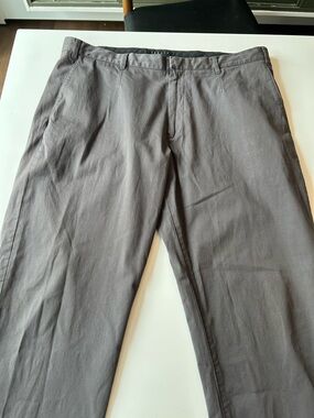 Theory Men's Gray Chino Pants